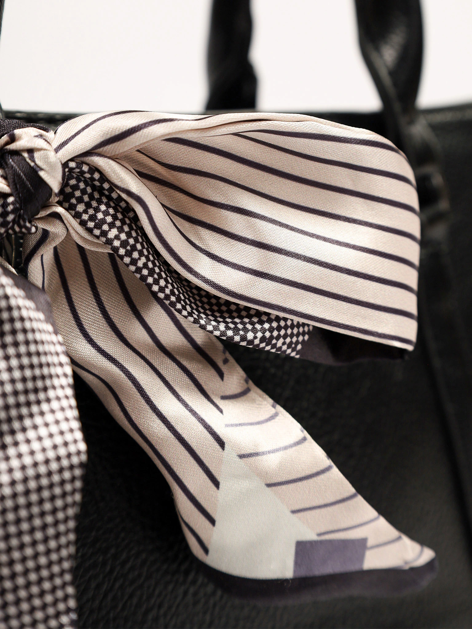 Сумка-тоут с декоративным платком в ассортименте